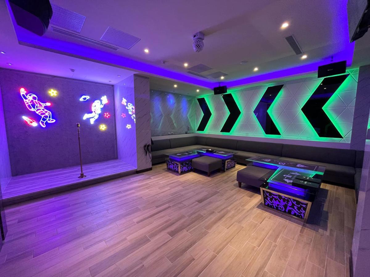 Purple Rainbow Motel Тайбей Екстер'єр фото
