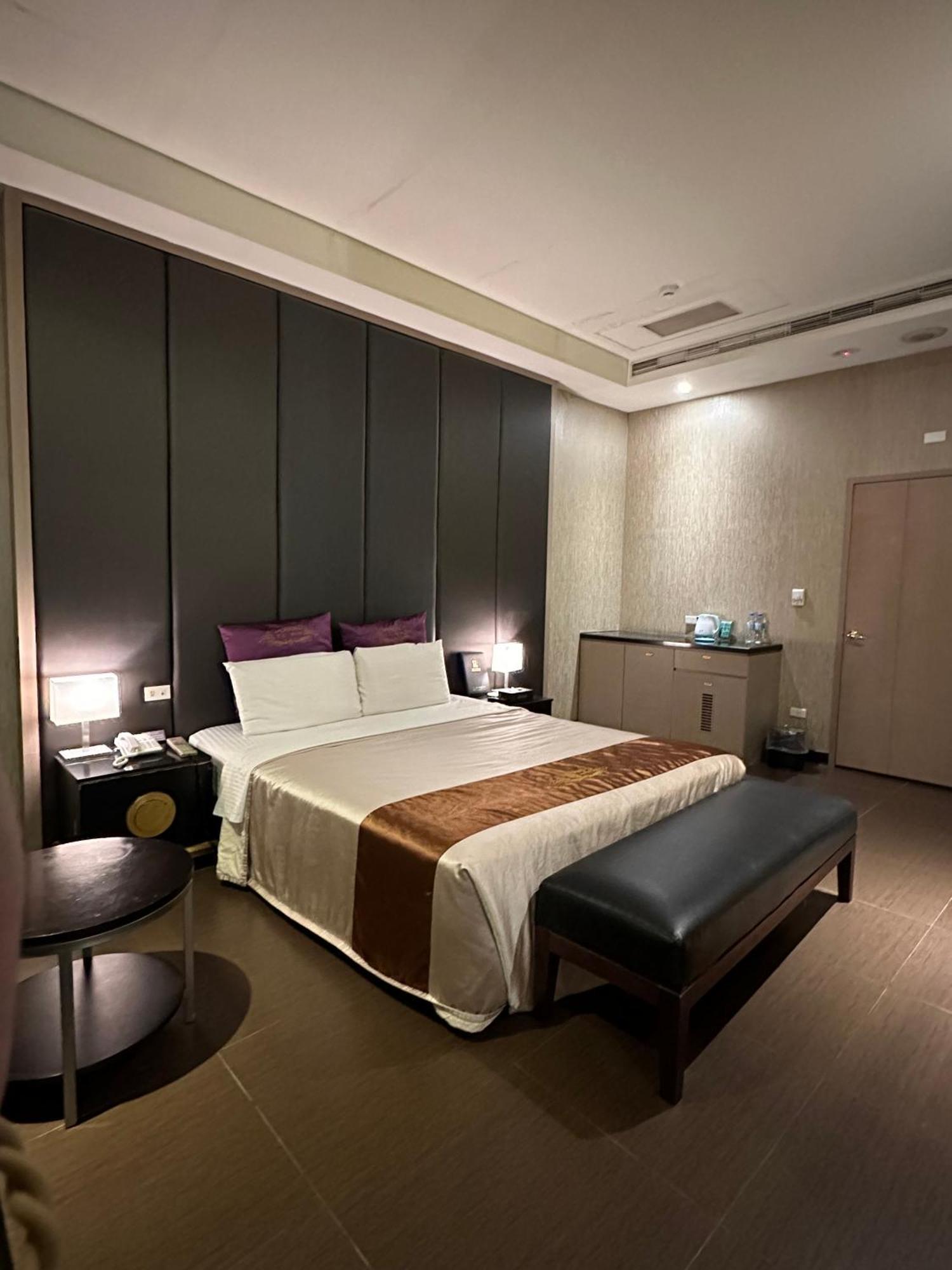 Purple Rainbow Motel Тайбей Екстер'єр фото